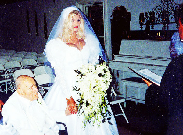 Anna-Nicole-Smith-herencia-boda-con-marshal