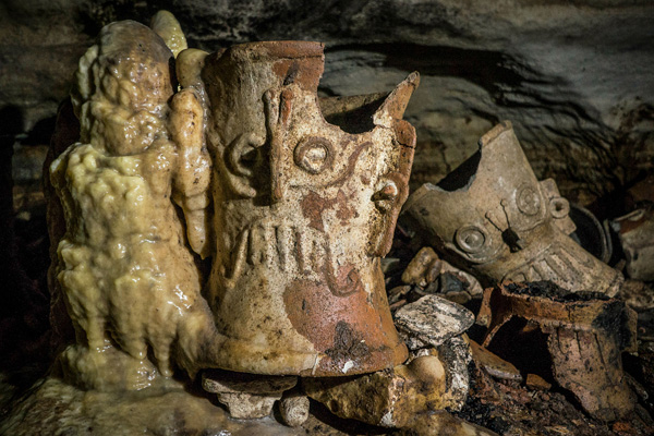 Cueva-de-Balamkú-piezas-Karla Ortega