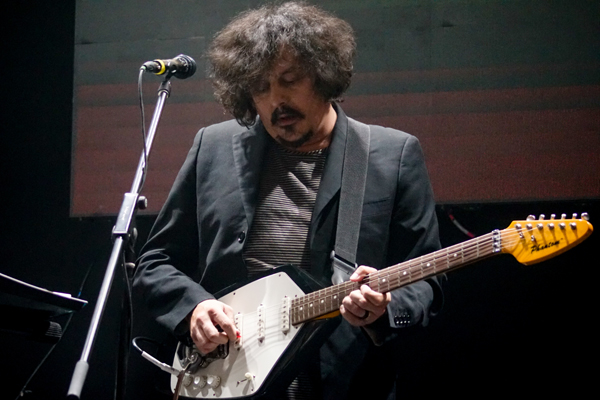Ladytron-México-guitarrista