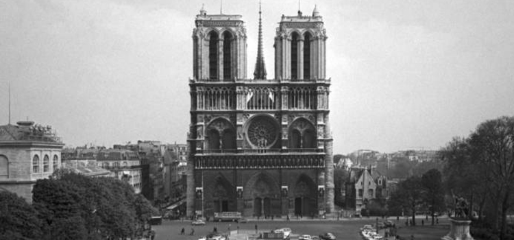 El rayalibros: Notre-Dame en llamas