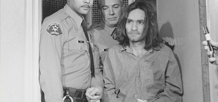 Charles Manson, a 50 años del monstruo manipulador que tal vez nunca lo fue