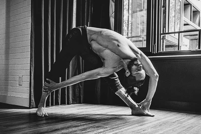 Es momento de practicar yoga durante la cuarentena 1