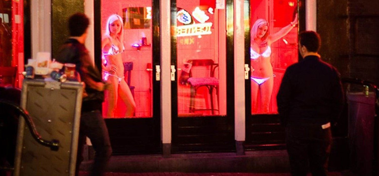 Bruselas prohíbe la prostitución para frenar el Covid-19