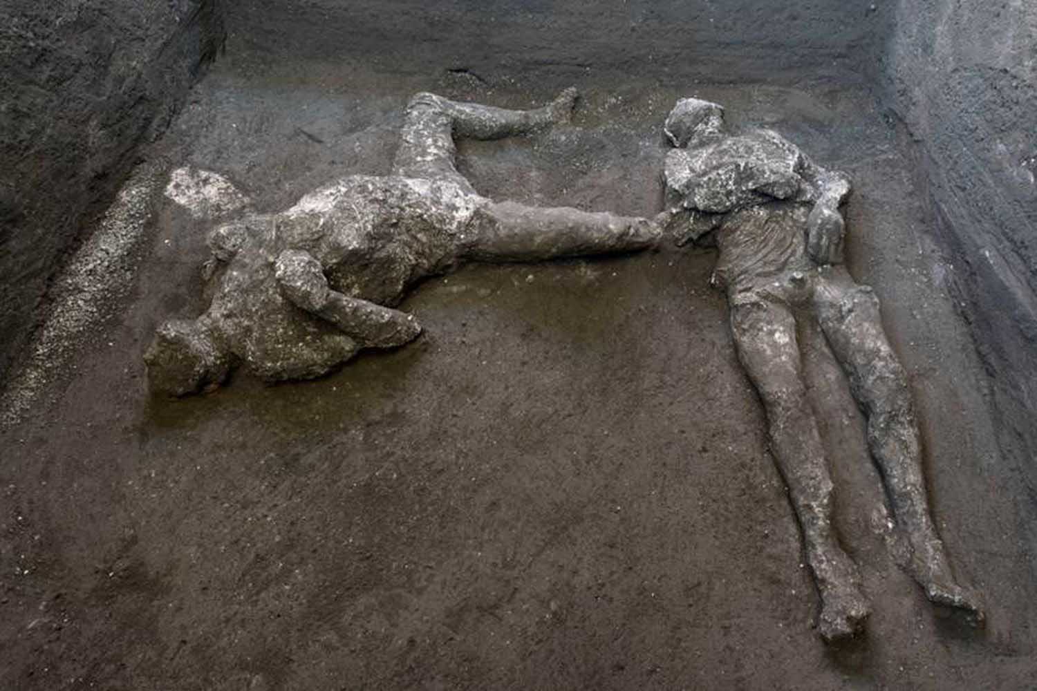 Hallan cuerpos del año 79 en Pompeya 0