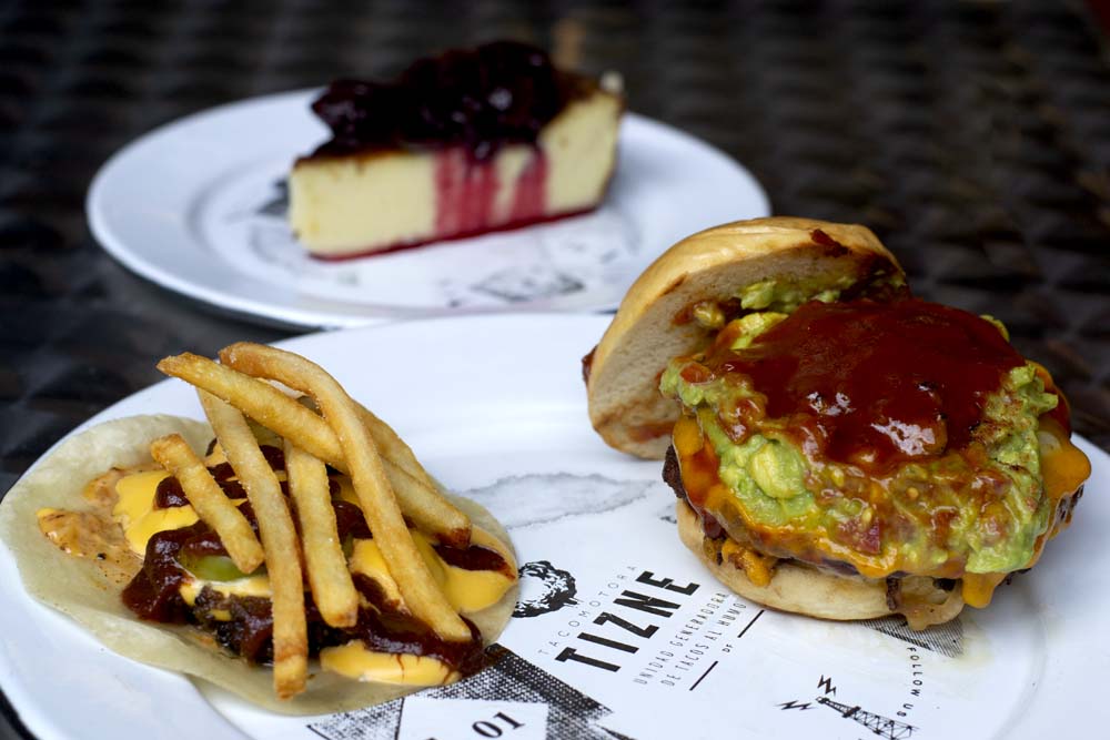 ¿Tacos de hamburguesa? Margarita Burgers celebra un año en colaboración del Tizne 2