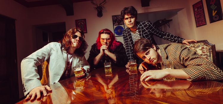 Carrion Kids presenta “Mal”, una canción llena de garaje y psicodelia