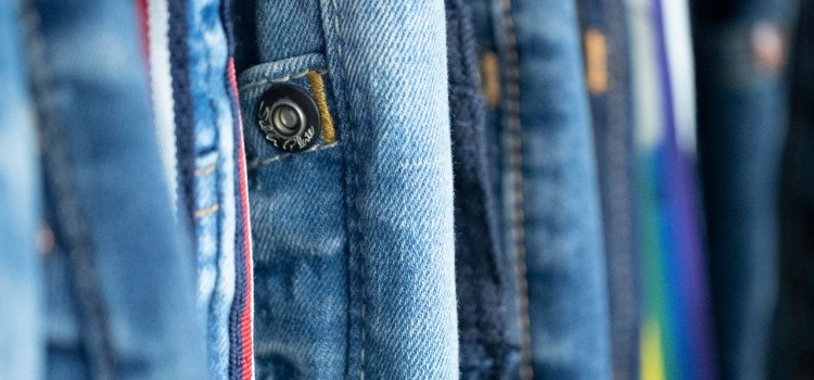 12 facts detrás de unos jeans