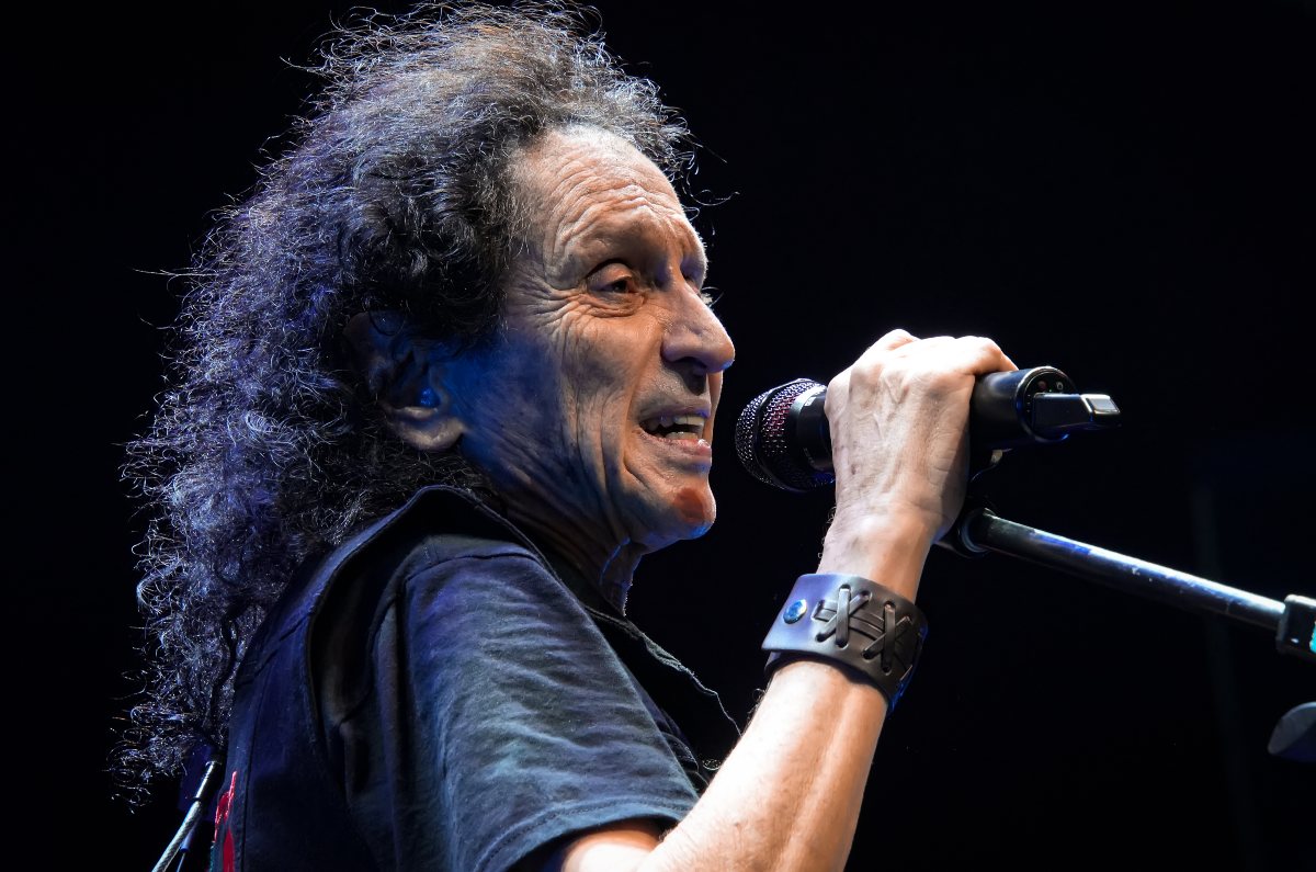 Álex Lora, a los 73: “Si la rola se me olvida… la gente me la recuerda”