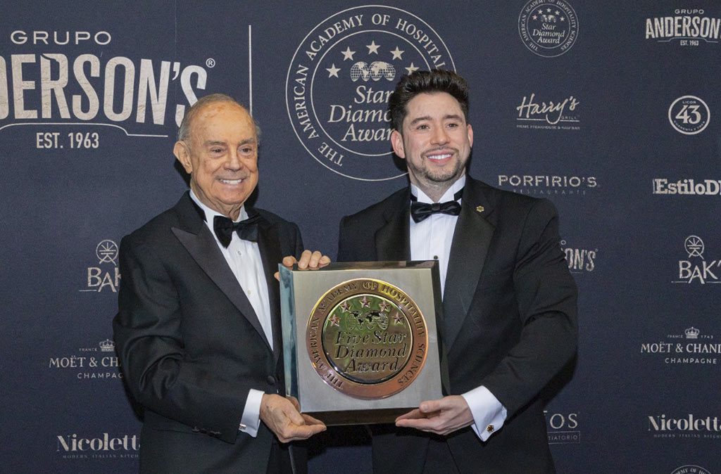 Grupo Anderson’s recibe galardón por su hospitalidad 2