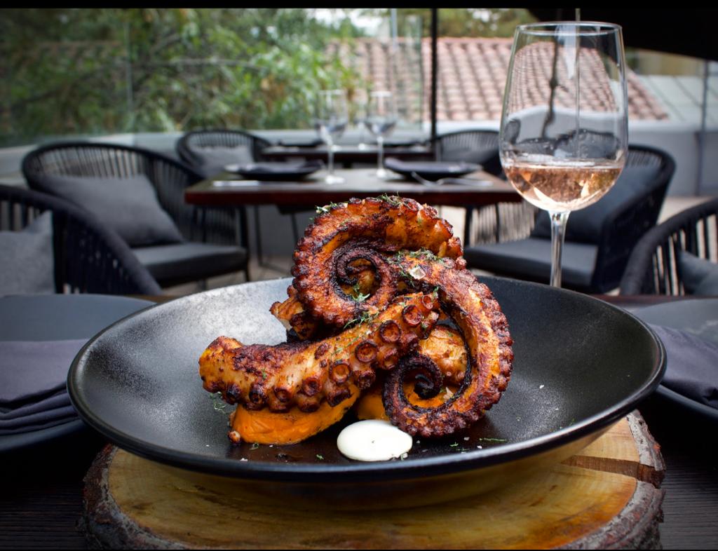 El mejor pulpo a las brasas solo en Carmina 0