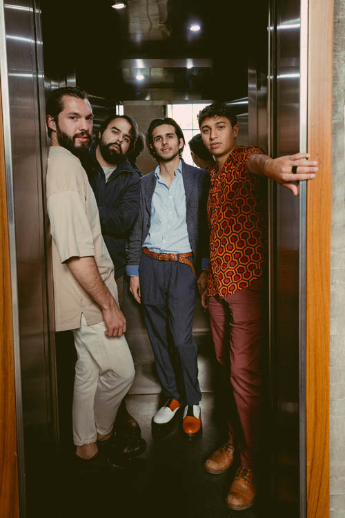 “La Vida de Otros” el LP debut de Costa de Ámbar 1