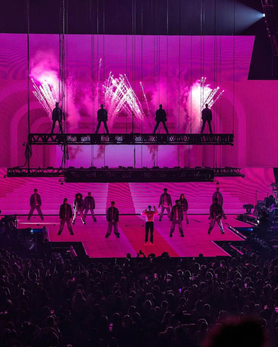 Justin Bieber un fiel feligrés educando a las masas 1
