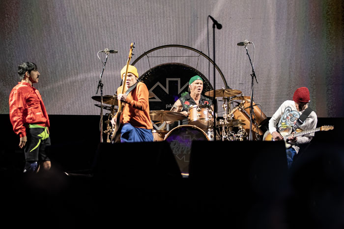 Vive Latino 2023: El día en que Enjambre superó a Red Hot Chili Peppers 3