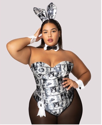 Traje de conejita con portadas icónicas.