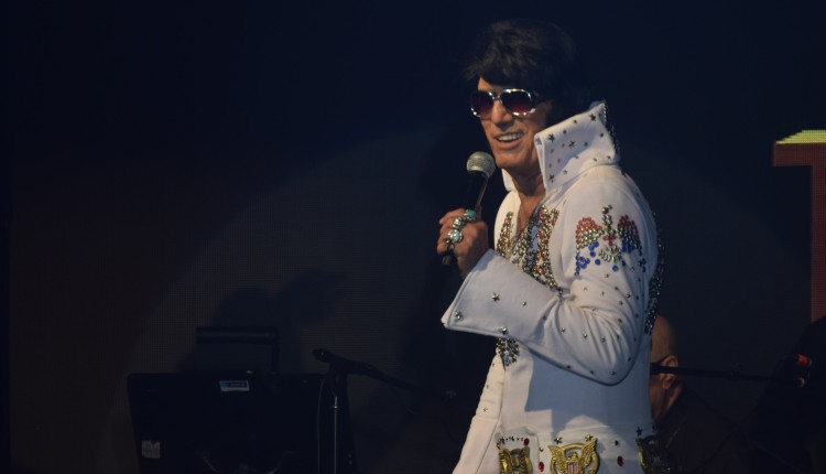 Héctor Ortiz: la ciencia de imitar a Elvis Presley