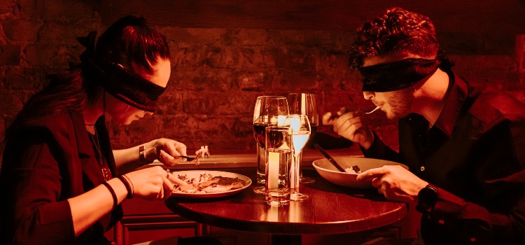Dining in the dark: Una cena con los ojos vendados