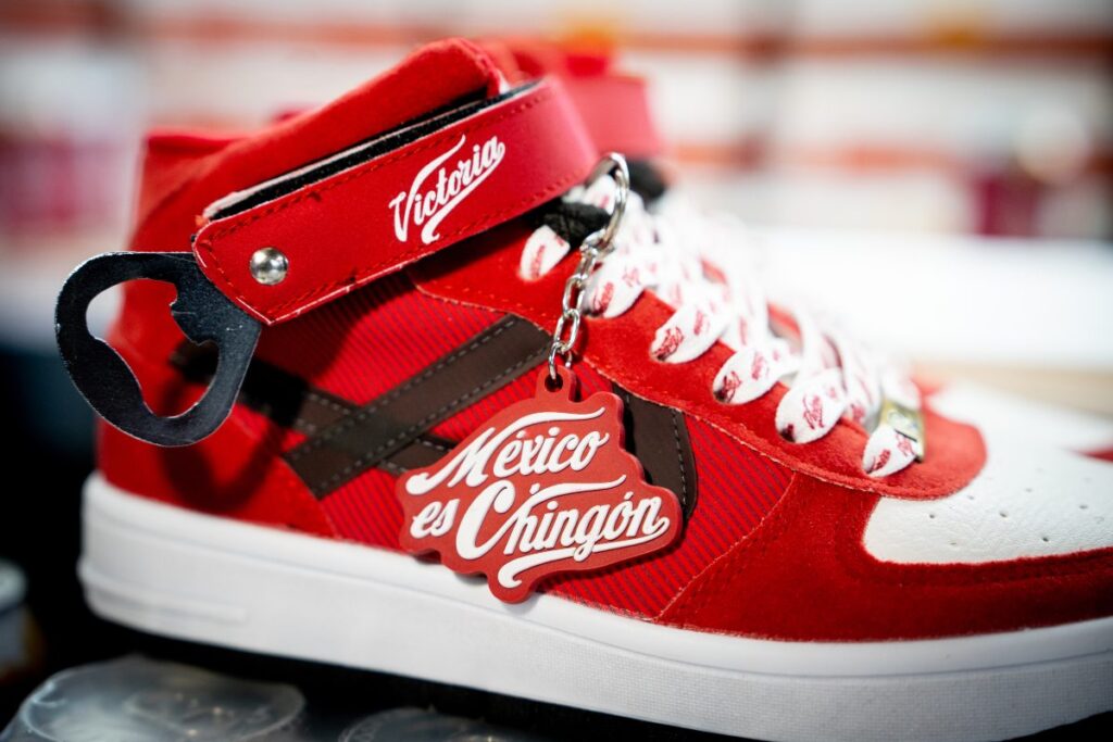 Tenis con destapador por Victoria x Panam 7