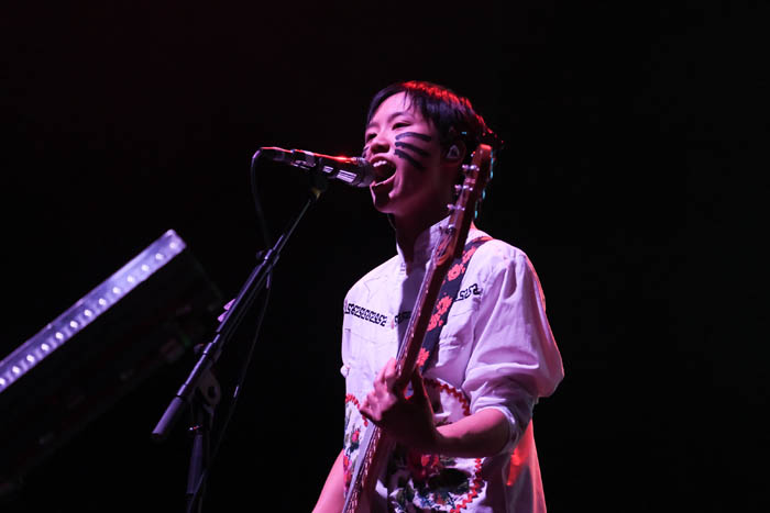 Yeah Yeah Yeahs: Una noche de garage, lágrimas y euforia en el Pepsi Center 1