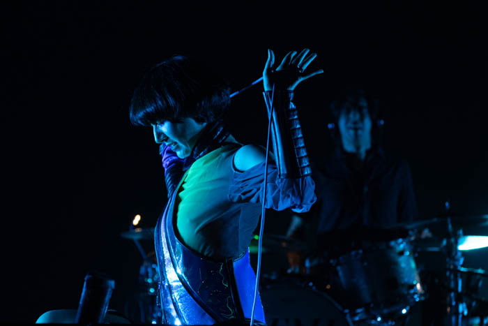 Yeah Yeah Yeahs: Una noche de garage, lágrimas y euforia en el Pepsi Center 2