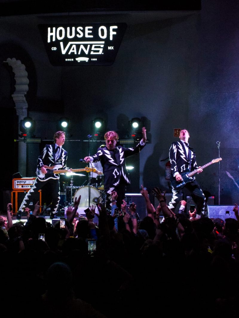 The Hives la rompe en el House Of Vans 4