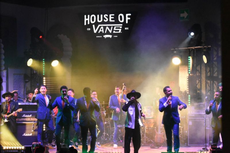 La Maldita Vecindad rompe el escenario en el 2° aniversario de House Of Vans 4