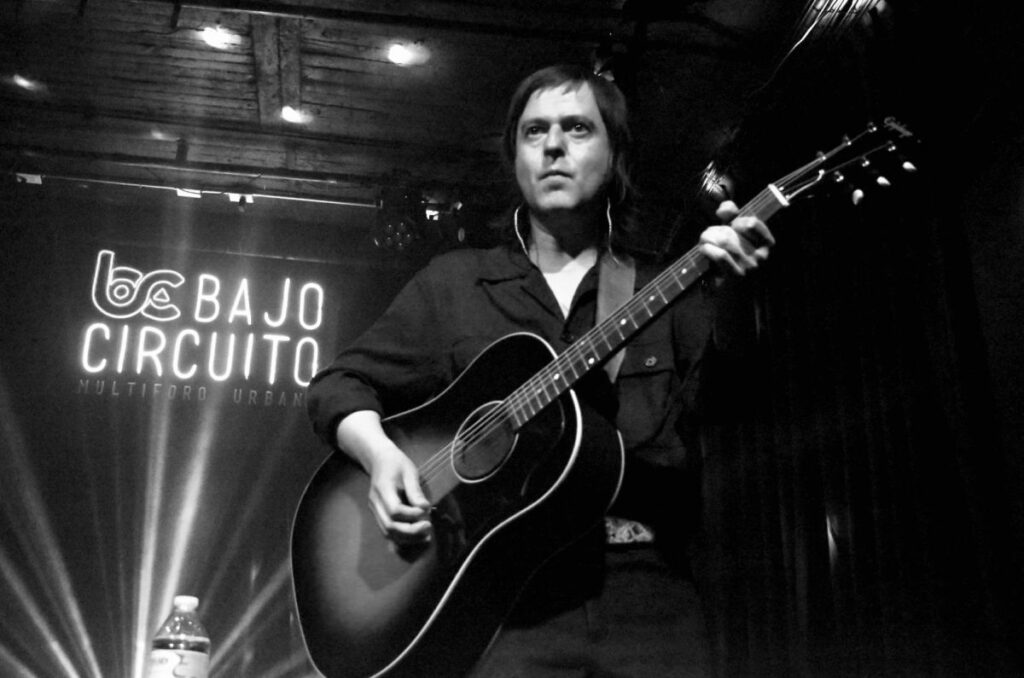 Chetes la rompe en el 9° aniversario de Bajo Circuito