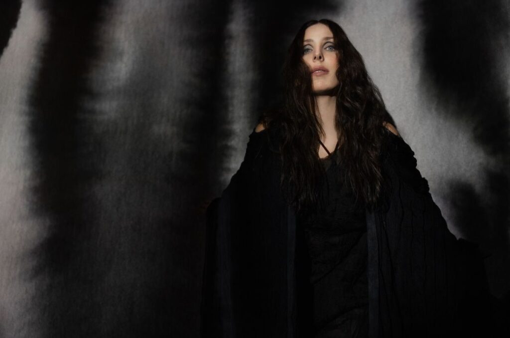 Chelsea Wolfe: Sobriedad y transformación en su nuevo disco