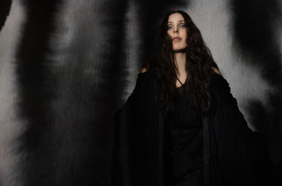 Chelsea Wolfe: Sobriedad y transformación en su nuevo disco