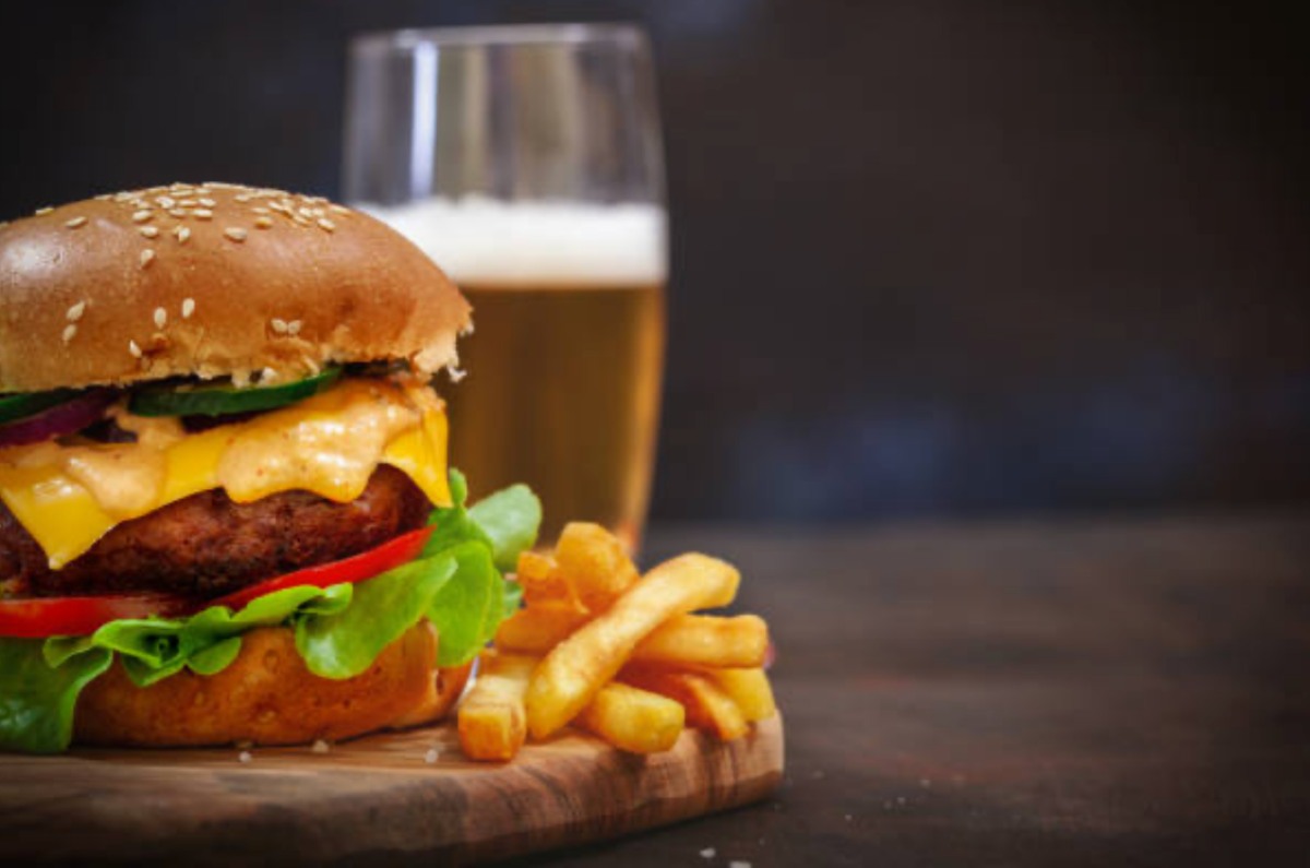 Cheve y Burgers: Así se sigue celebrando a este manjar