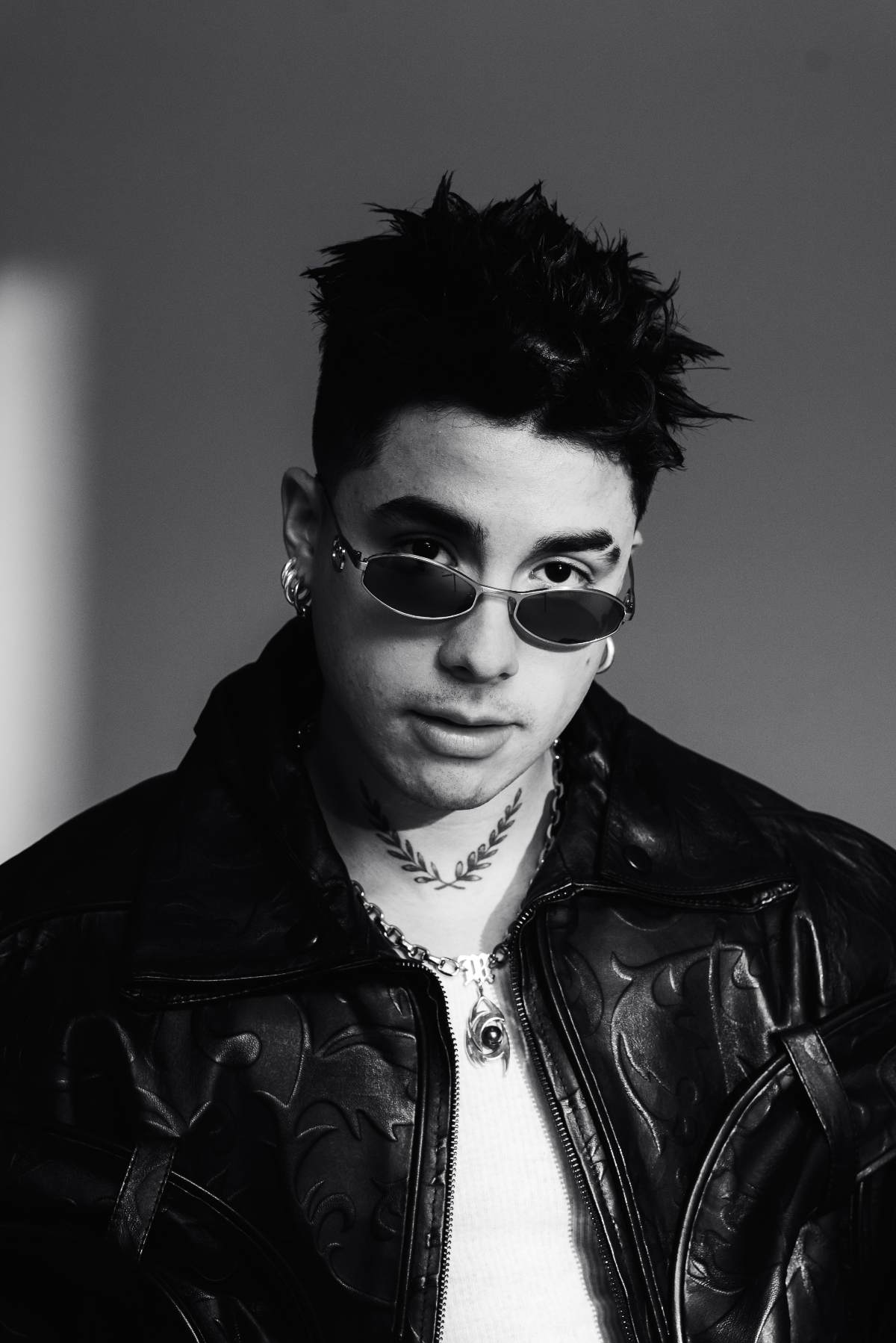 Mario Bautista renace con su nuevo álbum Fénix 0