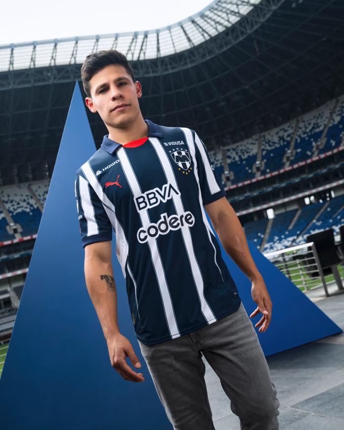 Puma rinde homenaje a la historia de rayados 1