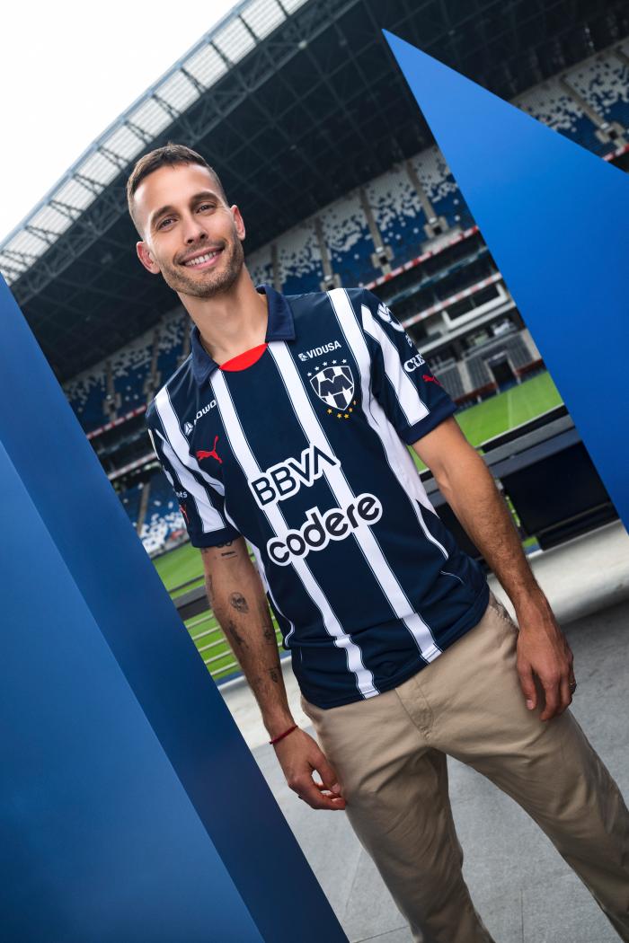 Puma rinde homenaje a la historia de rayados 2