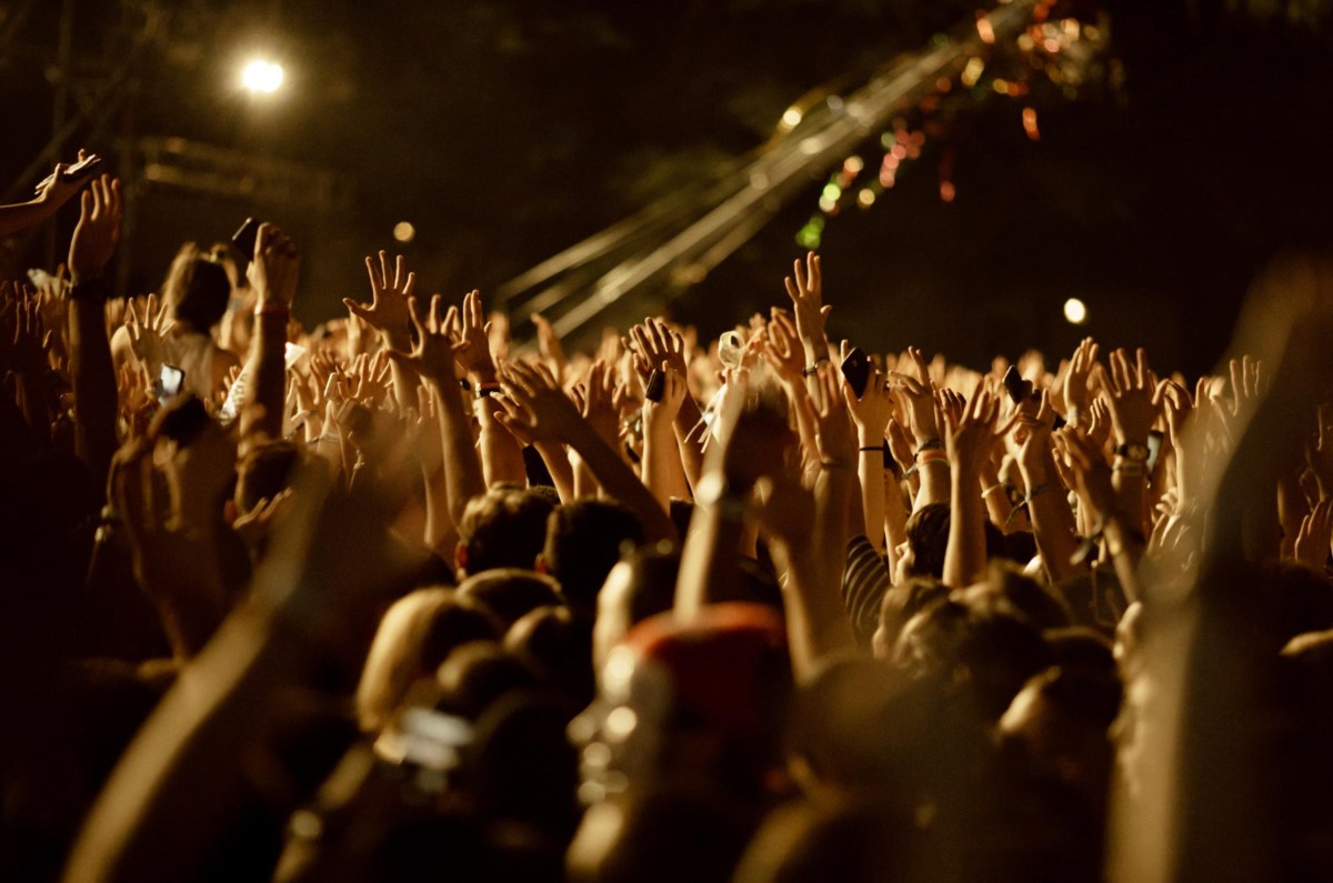 Ticketmaster elimina reembolsos si un artista cancela en festival
