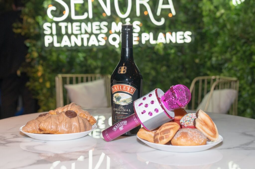 Baileys: Todos llevamos una señora dentro