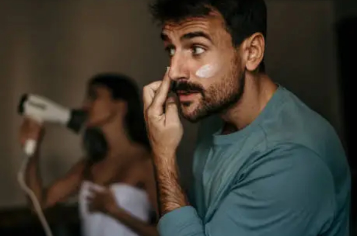 Mitos y realidades sobre el colágeno: ¿Te rejuvenece salir con alguien más joven?