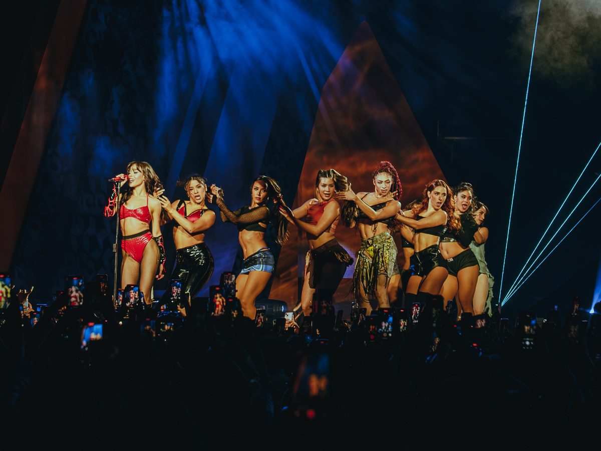 Danna en los MTV MIAW dio un show súper sexy.