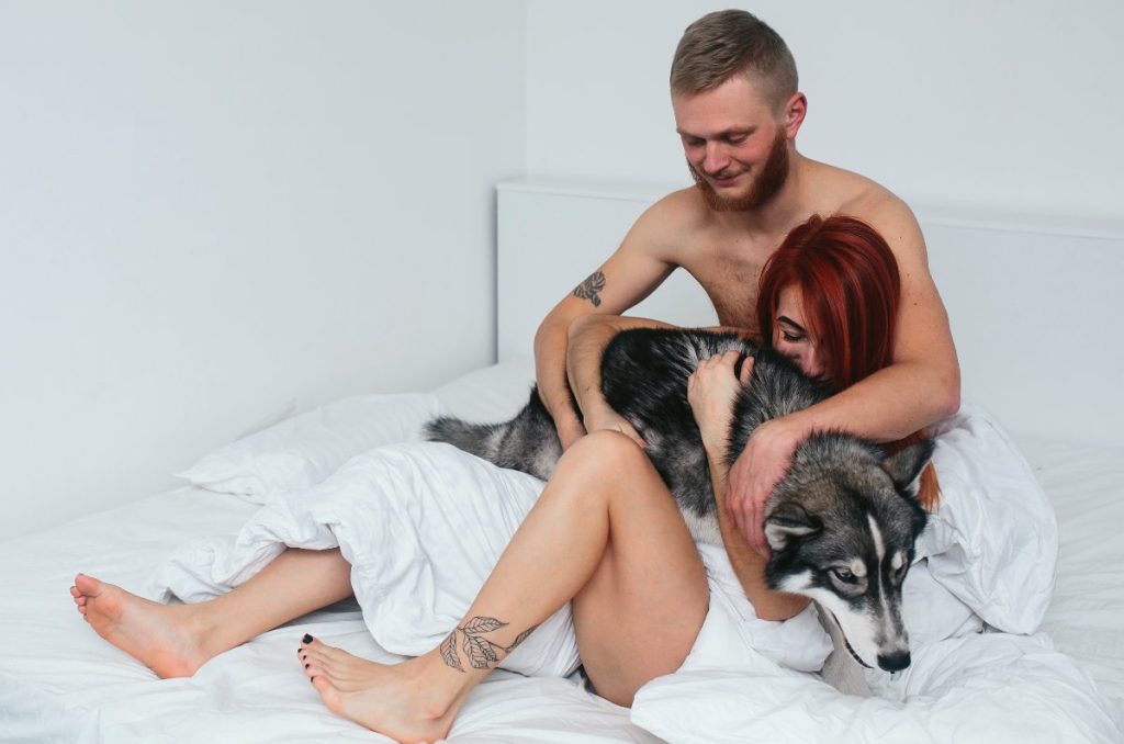 El fascinante origen de la postura de “El Perrito”