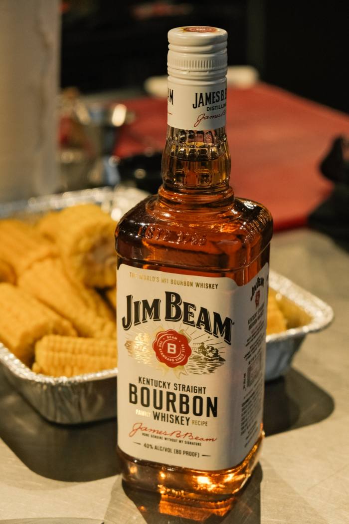 Weber y Jim Beam se unen para crear carnitas asadas memorables 0
