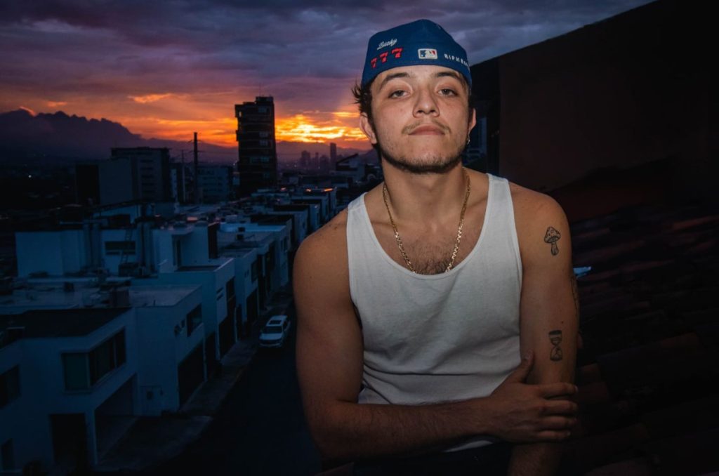 Mike Lamadrid lanza su segundo álbum de estudio “EFECTO DOMINÓ” y anuncia gira nacional