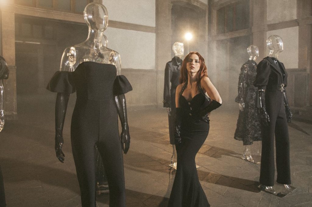 Paty Cantú presenta su nueva colección de ropa con SOHO
