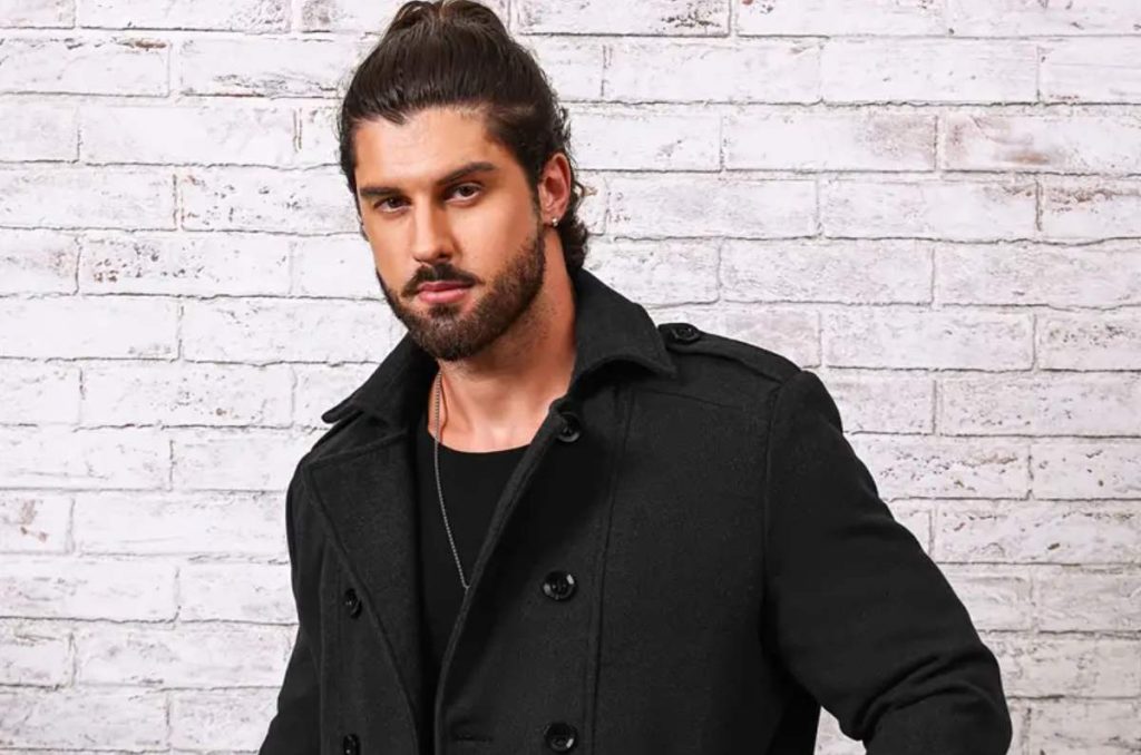 Abrigos de lana negros para hombre que nunca pasan de moda