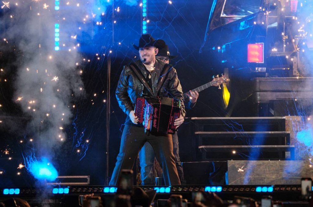 La cumbia norteña de Grupo Frontera toma el Palacio de los Deportes