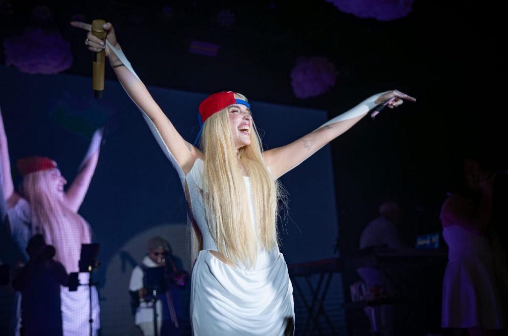 Elena Rose nos hizo llorar, bailar y soñar en el Lunario