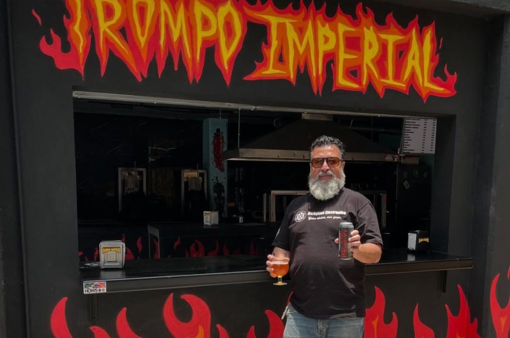 Rap, soda y Molochela: Toma Molotov sucursal de El Trompo Imperial