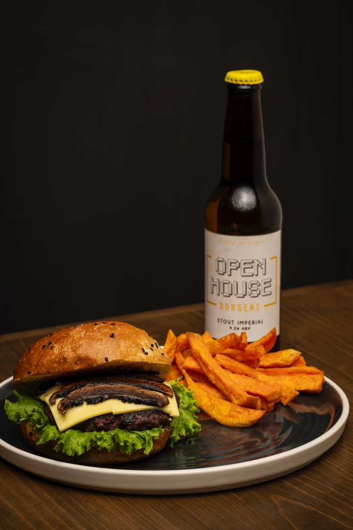Open House Burgers: El templo de la hamburguesa rellena 0