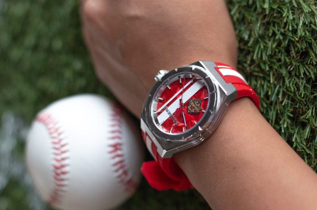 BOMBERG x Diablos Rojos: la colaboración de tus sueños en un reloj