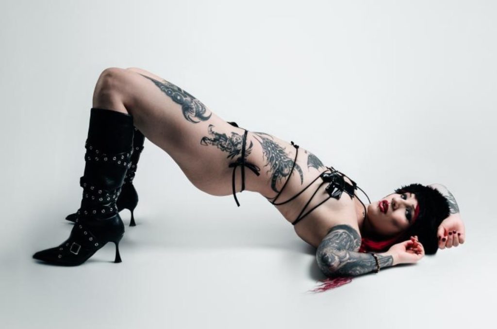 Súcubo Le Vamp es la mujer vampiro que derrocha erotismo
