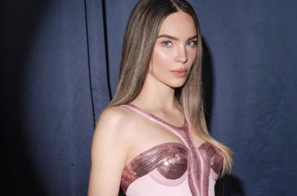Esta es la portada de Belinda que la está rompiendo en redes
