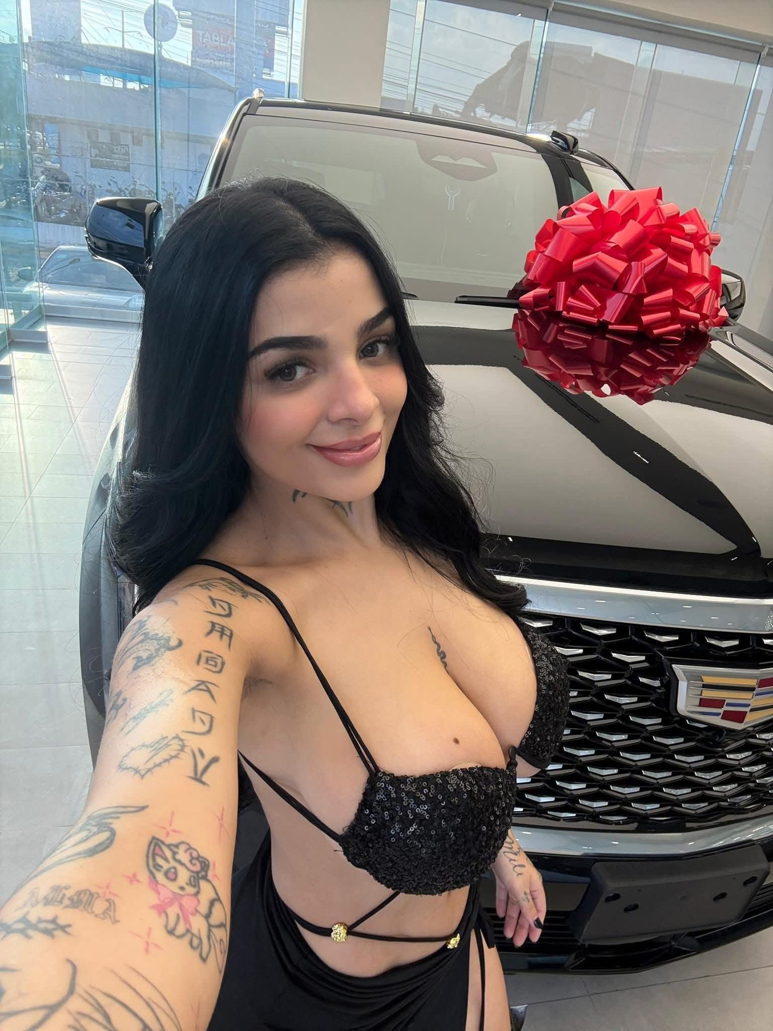 Karely Ruiz se consiente con un “juguete” de más de 2.8 MDP 0