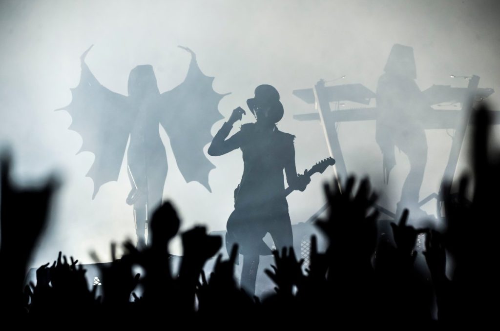 La maldición de Ghost en México: robos, Covid e infección estomacal